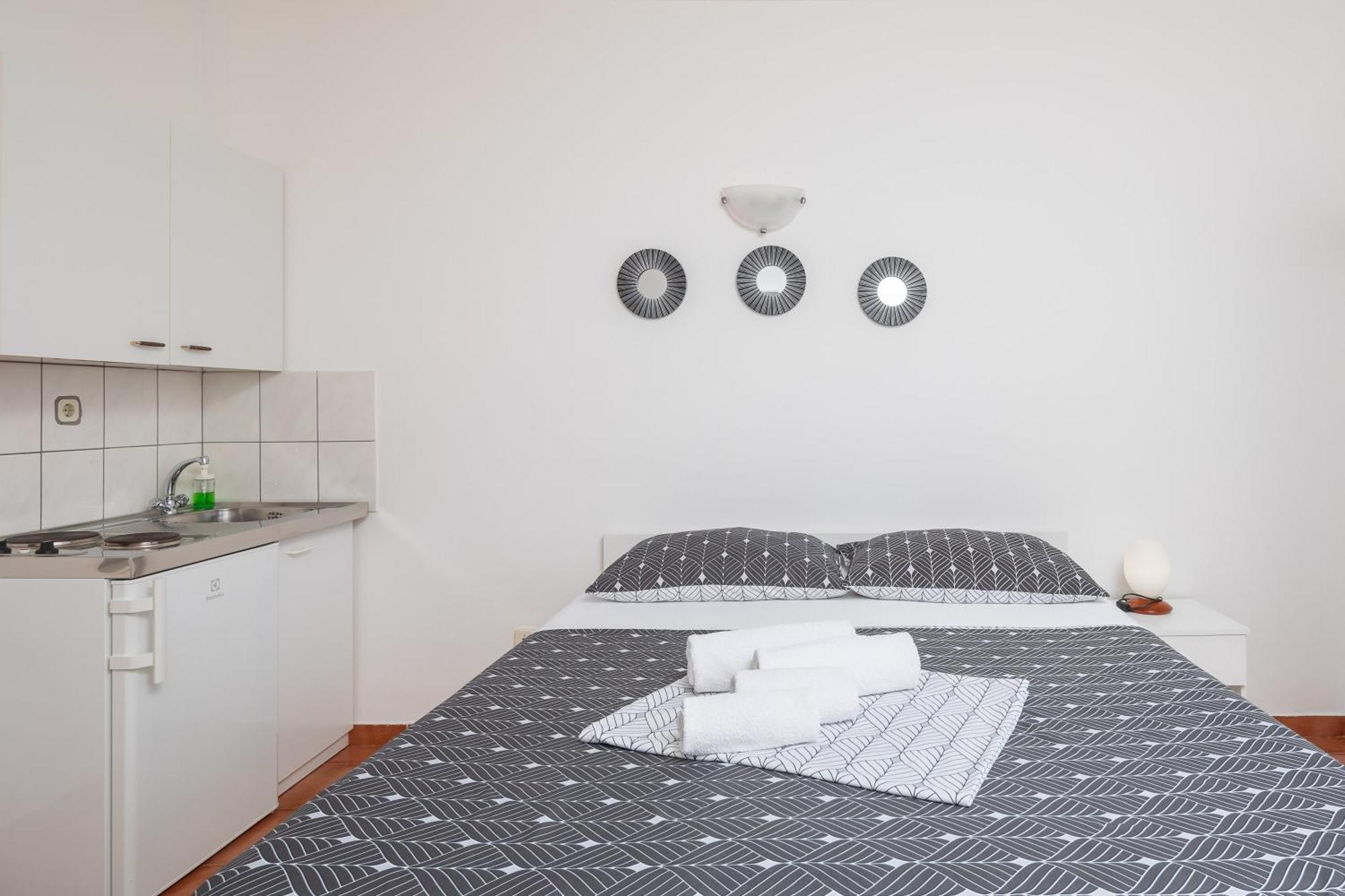 Adriatic Blue Apartments Lokva Rogoznica Esterno foto